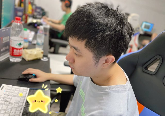 关于独家：Rookie来袭!换人、点球的信息|GFG电子体育